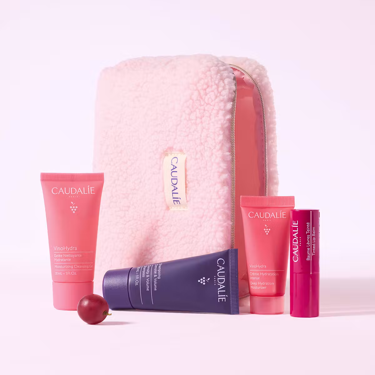 05_winter_pouch_2026_lifestyle2